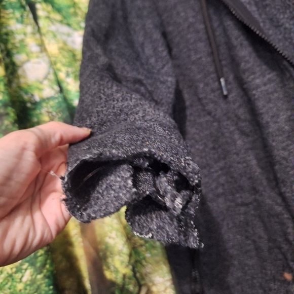 DIY project GUESS hoodie - Picture 7 of 12